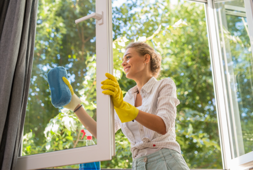 Achieving Crystal Clear Views With Bellows Window Cleaning